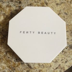 FENTY BEAUTY Highlighter